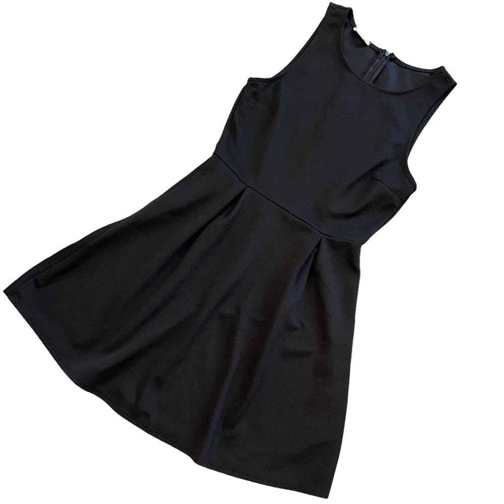 Everly Black Sleeveless Dress Size Medium